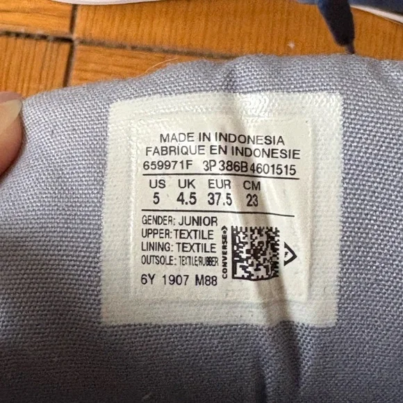 NWOT Unworn Blue Converse Sneakers - Picture 5 of 5